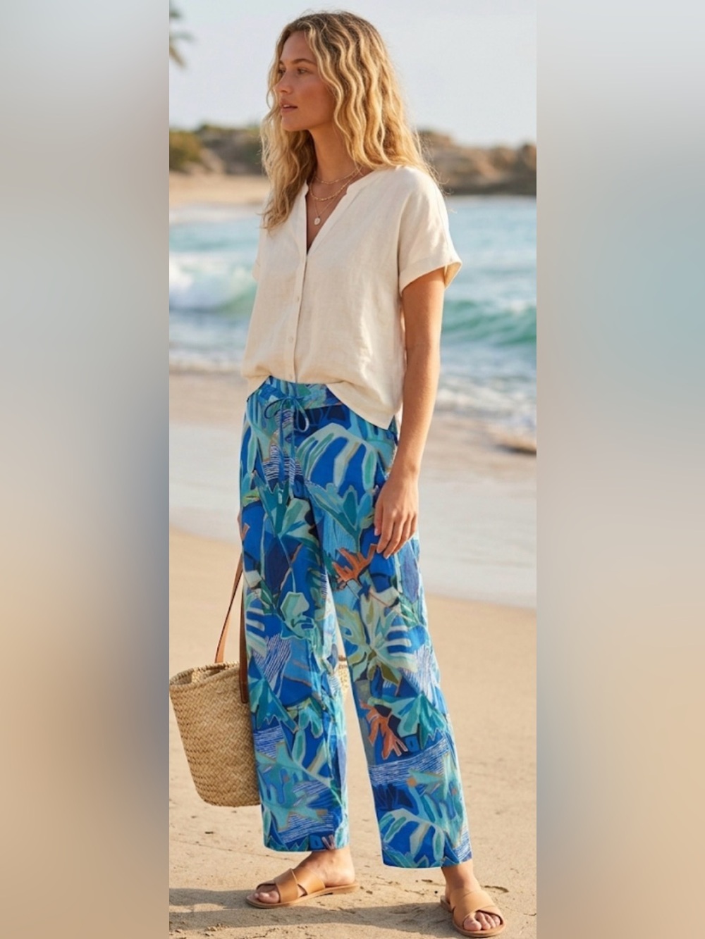 Wide-Leg Tropical Print Pants in Blue